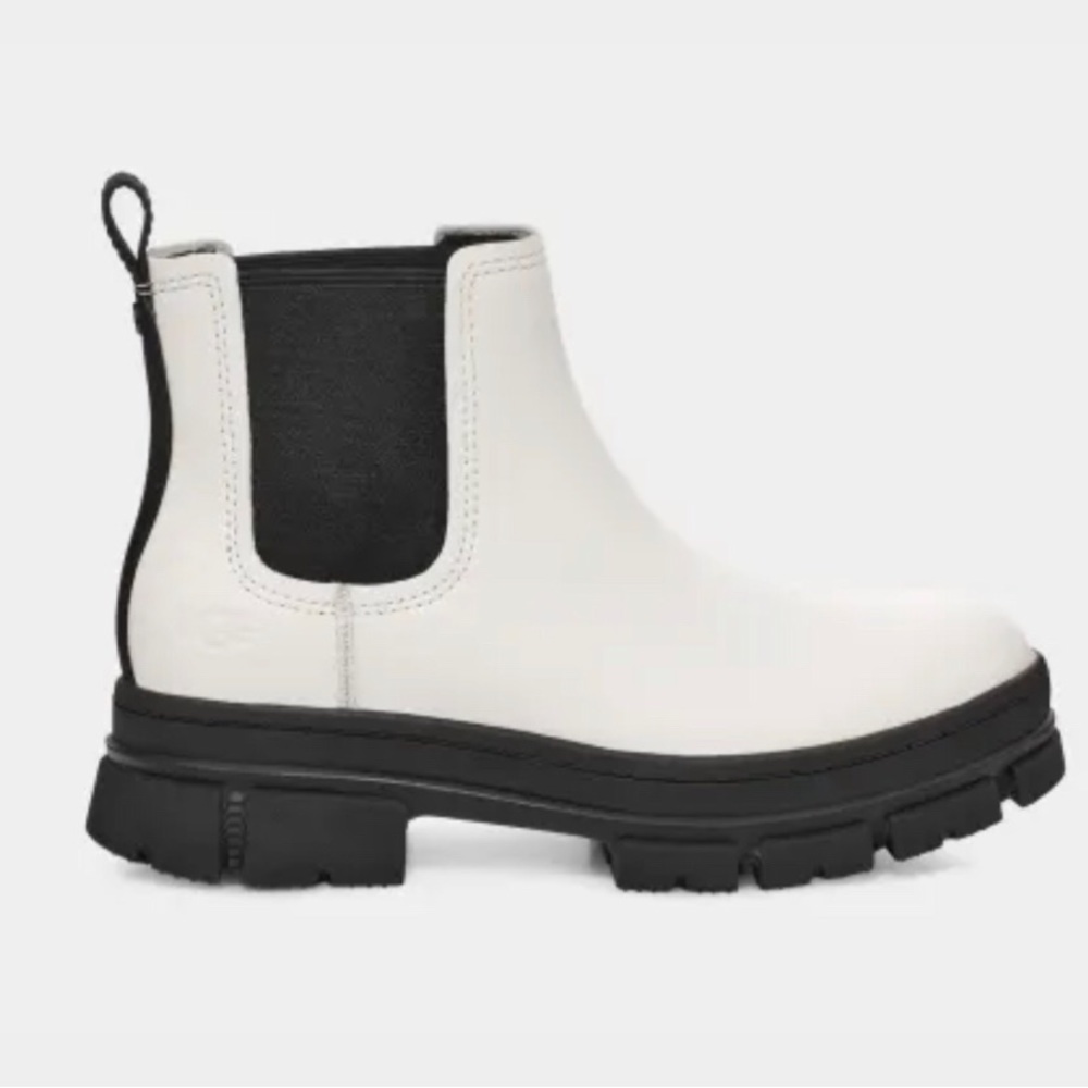 Women’s UGG Ashton Chelsea Boot - White - NWT